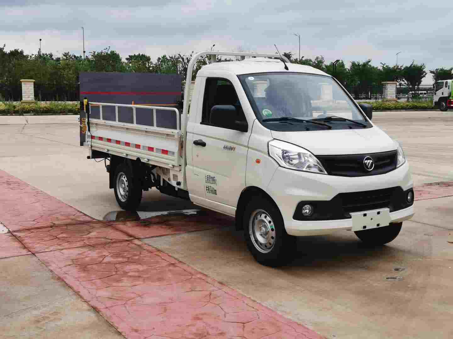 鲁青牌ZLD5030CTY型桶装垃圾运输车