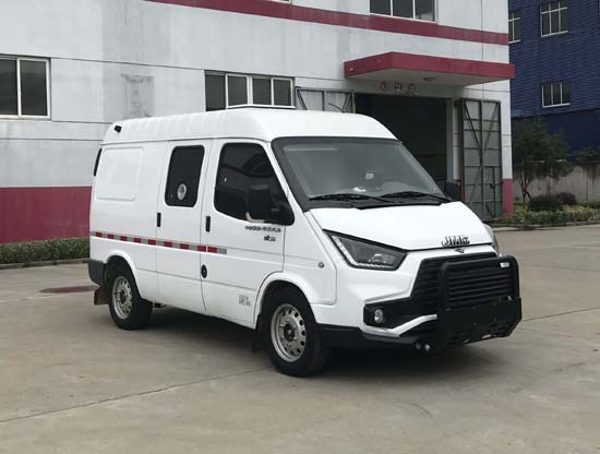 华东牌CSZ5040XYC-AS6型运钞车