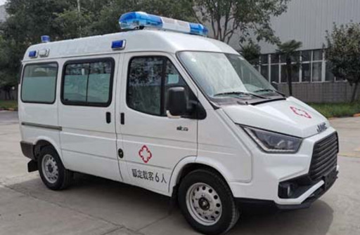 蓝港牌XLG5047XJHCW60型救护车
