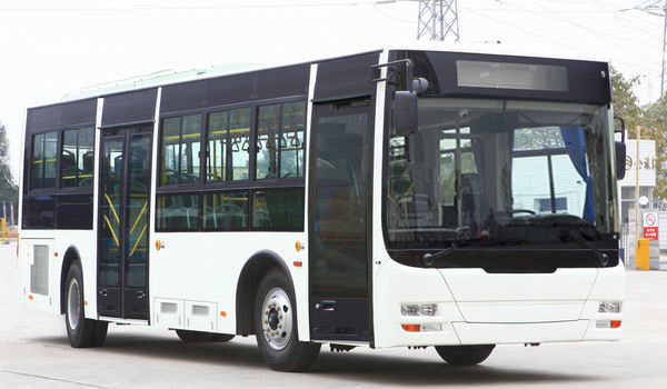 金旅牌XML6855JEVY0C2型纯电动城市客车