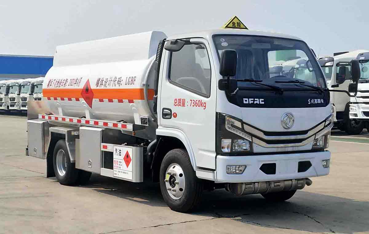 中集牌ZJV5070GJYJMDF型加油车