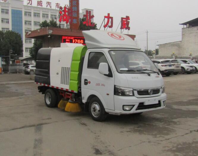 中汽力威牌HLW5030TSL6EQ型扫路车