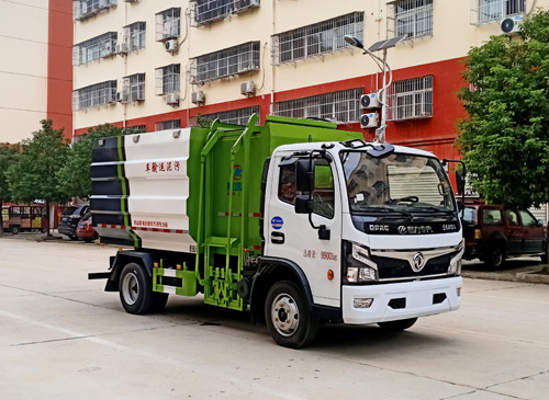 程力威牌CLW5100ZWX6型污泥自卸车