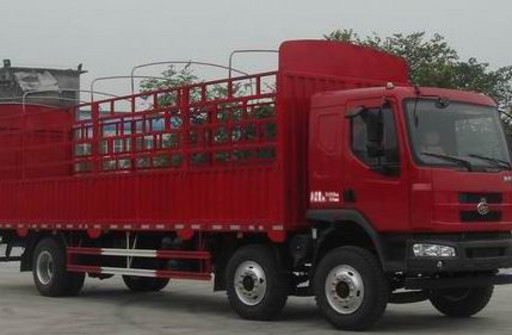 乘龙牌LZ5250CCYM3CB型仓栅式运输车