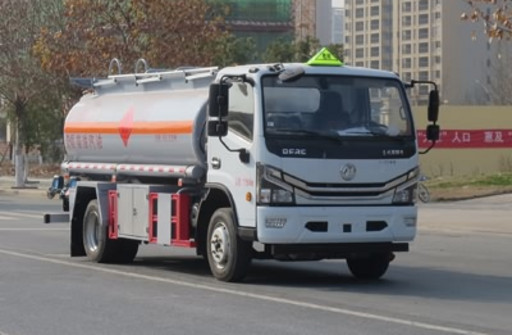新东日牌YZR5125GJYE6型加油车