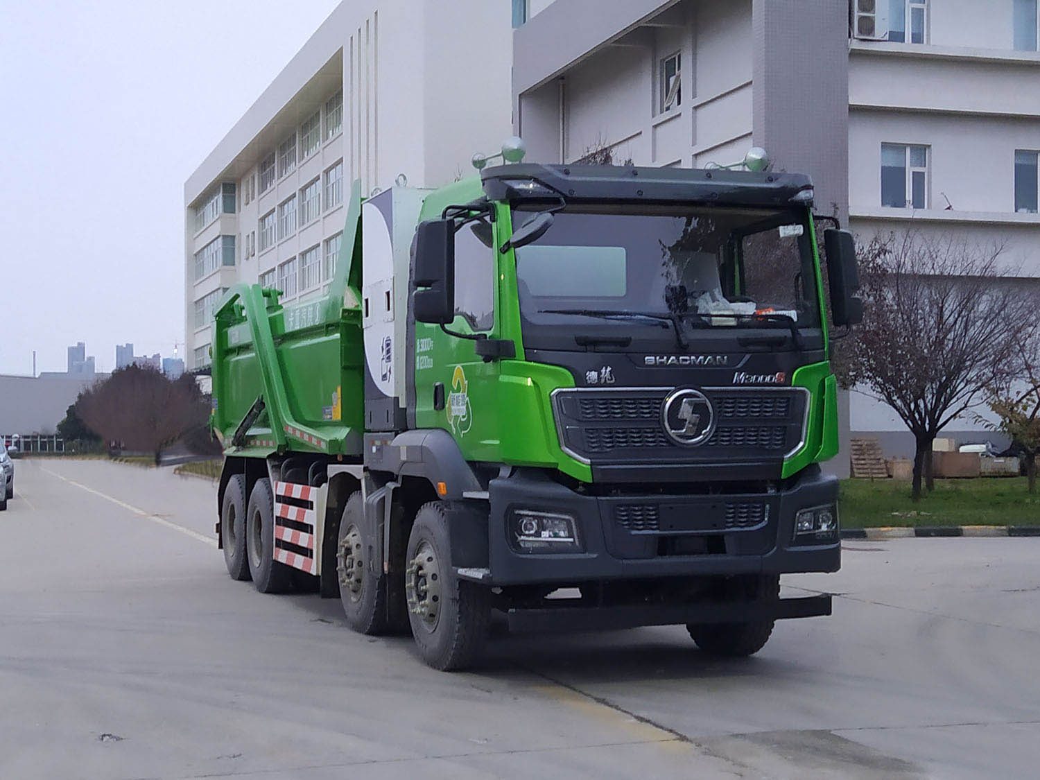 陕汽牌SX3317MF326BEV型换电式纯电动自卸汽车