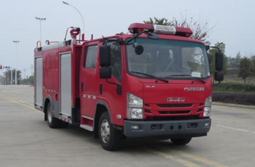新东日牌YZR5100GXFSG30/Q6型水罐消防车