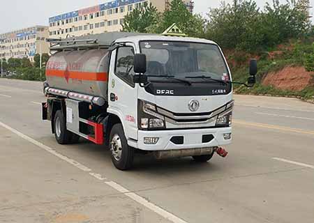 专威牌HTW5075GJYEC6型加油车