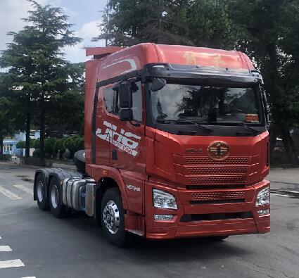 解放牌CA4258P26K2T1E5A80型平头柴油牵引车