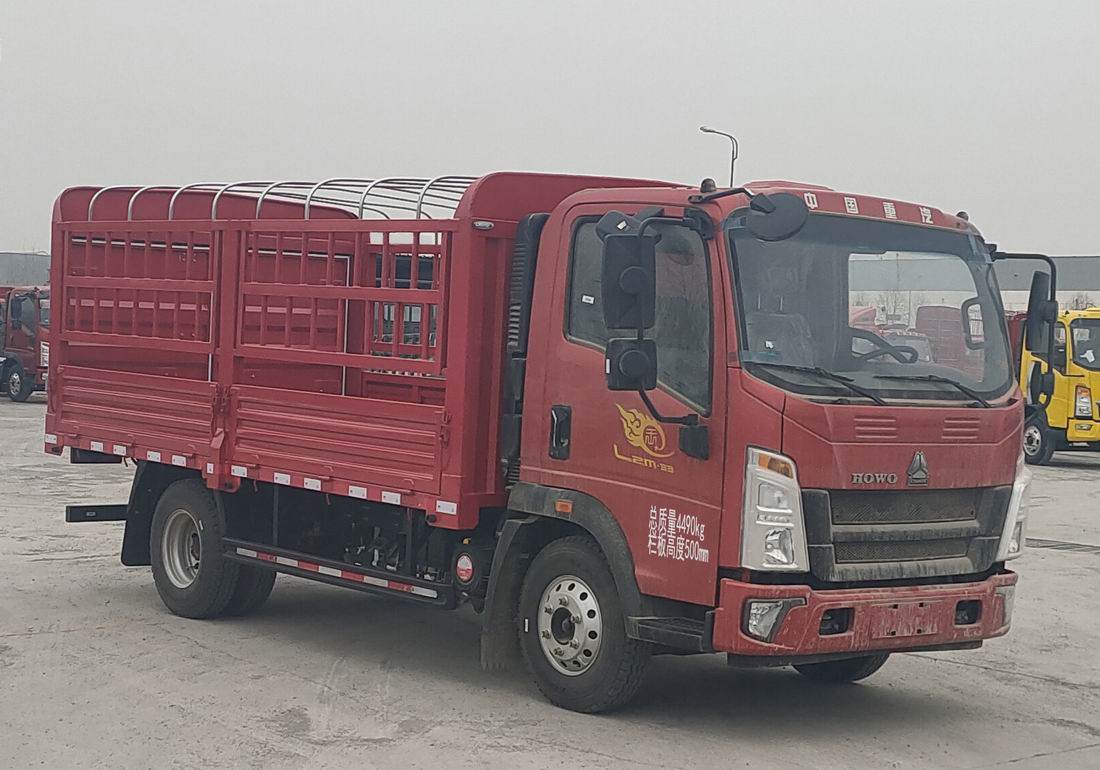 豪沃牌ZZ5047CCYF3115F145型仓栅式运输车