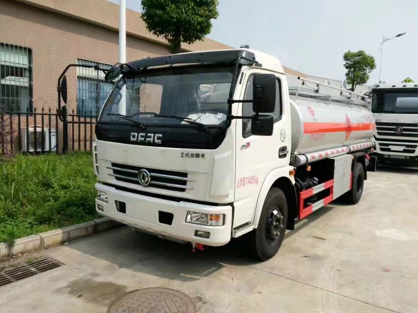  东风多利卡8-10吨加油车 ()