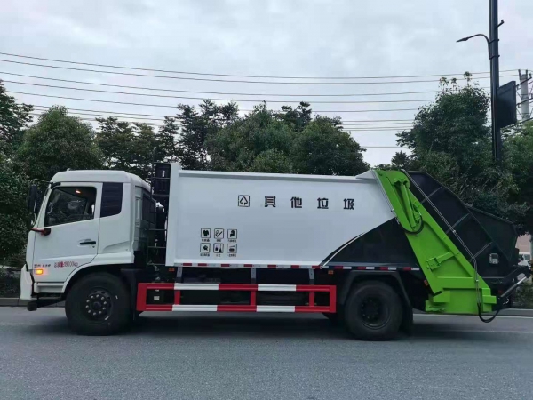 东风天锦14方压缩式垃圾车 ()