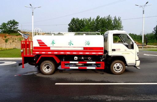 福田3方洒水车