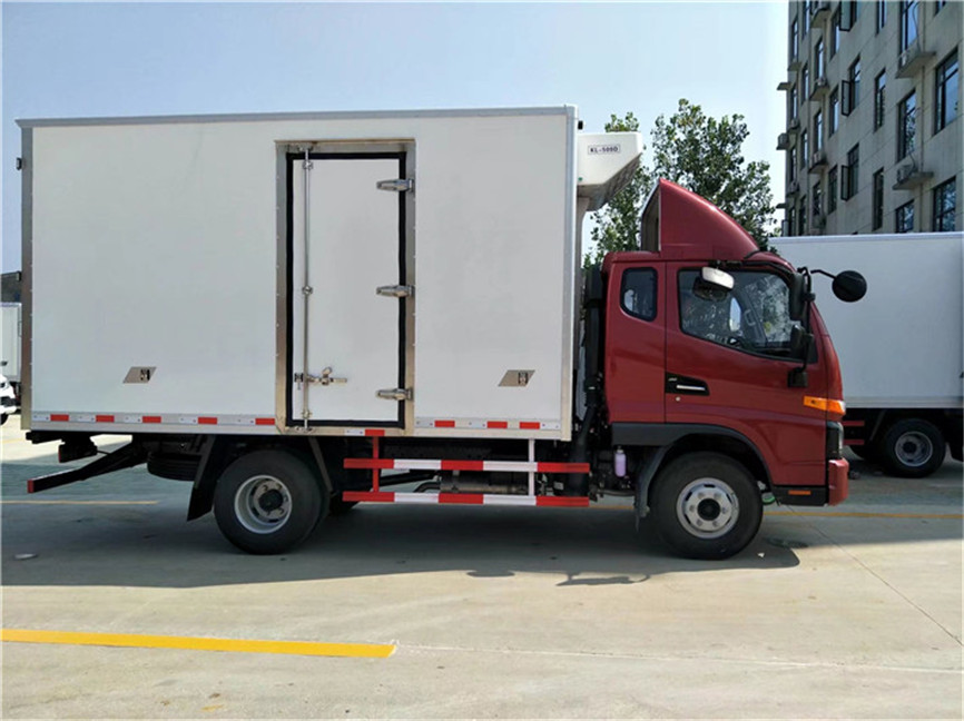 江淮骏铃V5排半 3.7米小型冷藏车 ()
