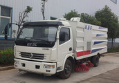 <font color='red'>东风</font>多利卡扫路车
